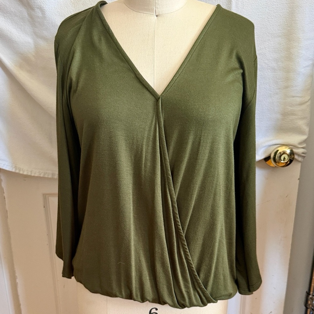 Veronica M. Essentials Olive Top Size Large NWT